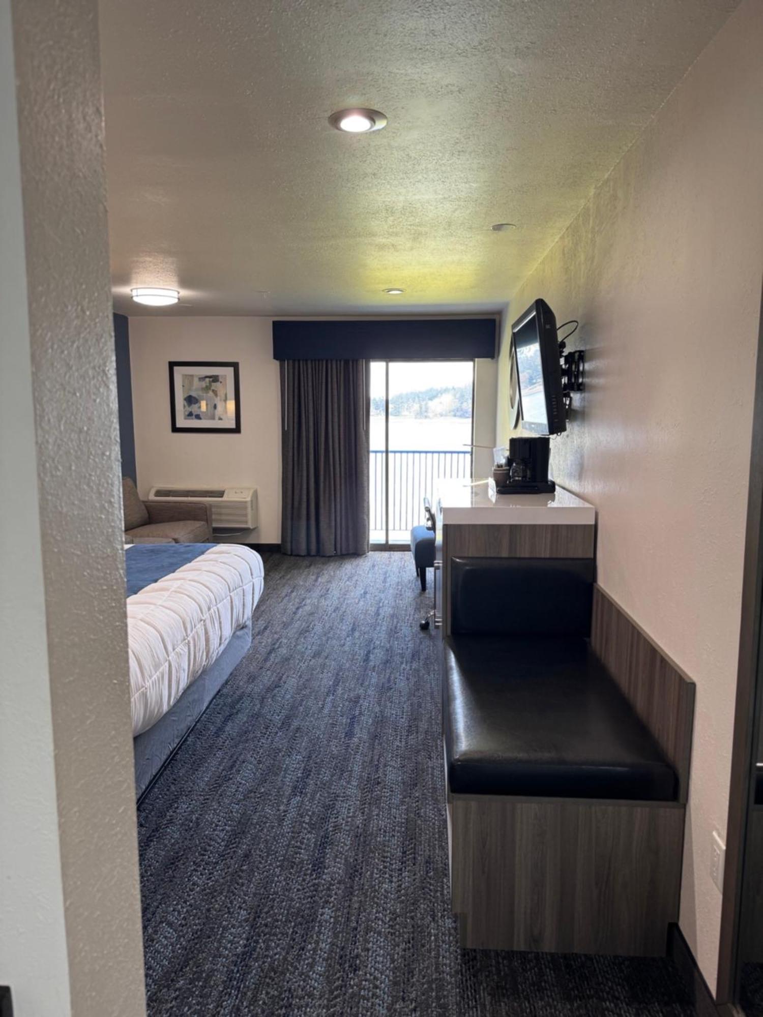 Oyster Bay Inn&Suites Bremerton Exterior foto